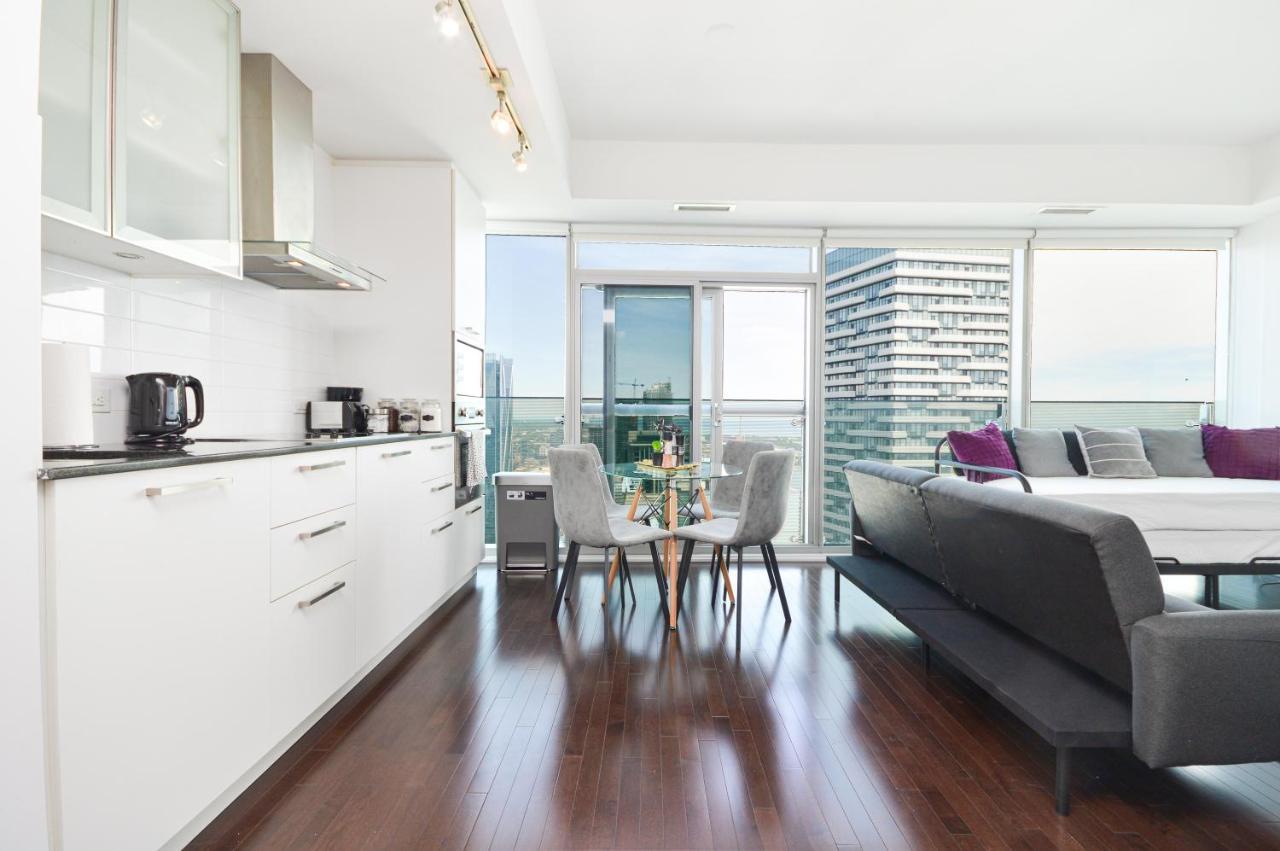 Apartment Minutes Walk To Scotiabank Arena,tiff, Mtcc,cn Tower Downtown Toronto